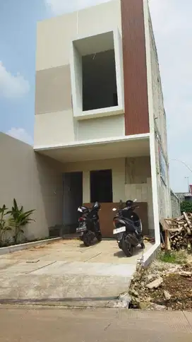 Jual Rumah Baru Tingkat di Mampang Depok