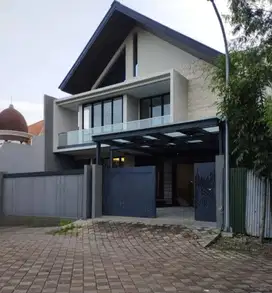 DI JUAL RUMAH SUPER GRESS MEWAH REGENCY21 SUKOLILO SURABAYA