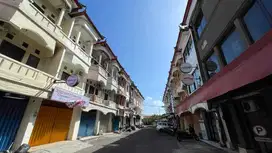Ruko 3 lantai Simpang Siur Kuta Pertokoan Segitiga Emas