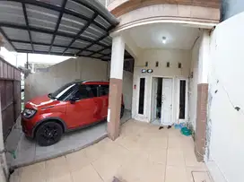 Dijual Rumah 2 lantai di Libra Karang Empat