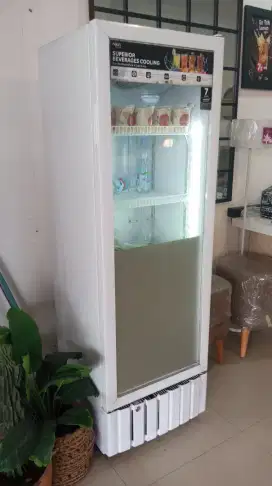 Showcase aqua masih garansi