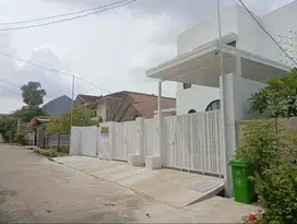 Disewakan Rumah 2 Lantai  Minimalis Modern  dan Siap Huni di Kav Polri