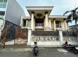 RUMAH MEWAH di KEBAYORAN BARU,JAKSEL