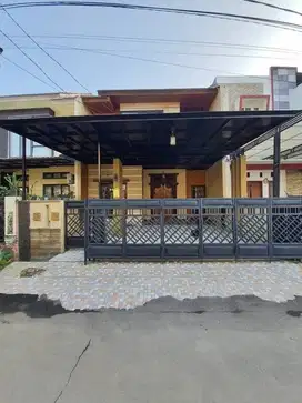 Rumah 2 Lantai Luas 105m2 dgn 4 Kamar Tidur di Jatinegara Indah