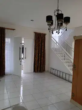 Rumah hoek minimalis 2lt siap pakai di Riviera Garden - Kelapa Gading