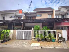 Dijual cepat Rumah di cluster Aralia Harapan Indah Bekasi