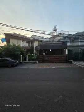 RUMAH MEWAH DI PASAR MINGGU JAKSEL DEKAT TOL SIMATUPANG