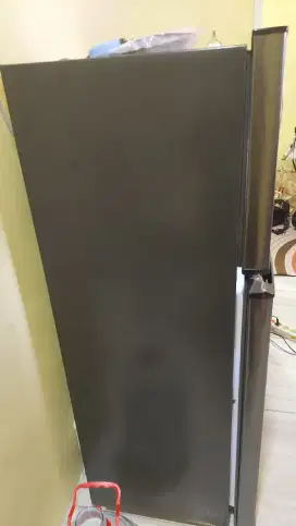 Kulkas sharp 2 pintu