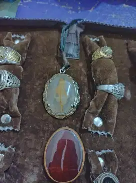 batu motif wayang