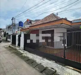 DILELANG Rumah Murah siap huni bagus pusat kota di Jl. Melong II, Band