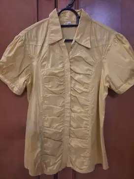 Preloved kemeja wanita lengan pendek