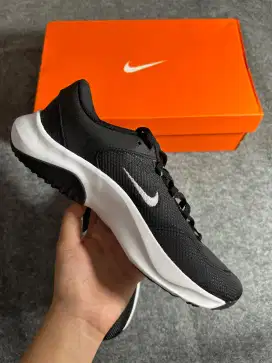 Nike Legend Essential 3 Black White