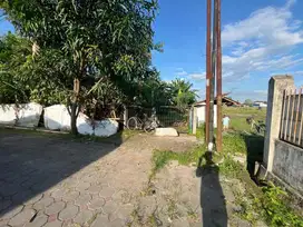 Tanah 2 menit Jalan Kabupaten dan 8 menit kampus UTY