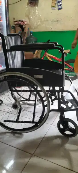 kursi dorong roda