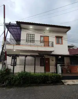 Dijual rumah kost2 an posisi hook deket STAN sektor  5 bintaro jaya.