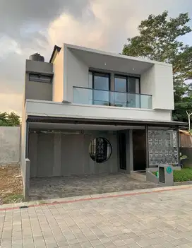 RUMAH 2 LANTAI, SEMI FURNISH, DI MLATI , DEKAT RSA UGM