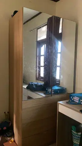Lemari dan Meja Informa