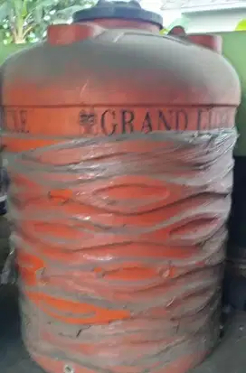 di jual toren air 2200 l kondisi baru cuma berdebu