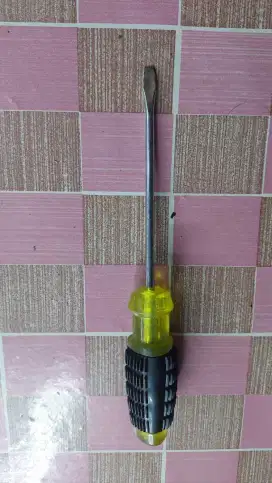 Tekiro Obeng Gagang Karet Minus  6 x 200mm