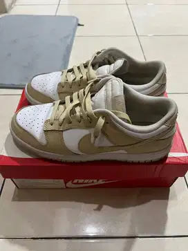 Sepatu Nike Dunk Team Gold size 42.5 Like New ( Jarang pakai )