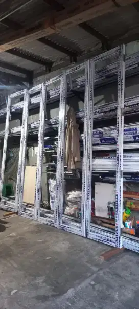 Pintu dan jendela Aluminium