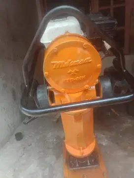 Stamper kuda second
