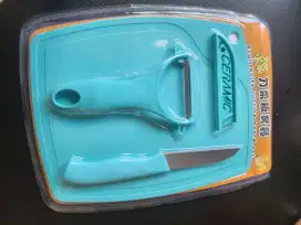 Satu set pengupas dan pisau