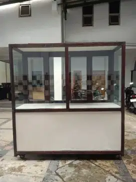 Jual lemari sayang gak dipakai