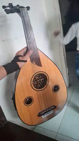 Gitar gambus semi no minus