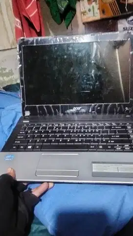 Acer tipe E1 -471