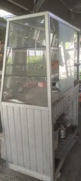 Estalase dan gerobak untuk usaha kuliner