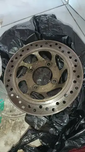 Piringan cakram Supra