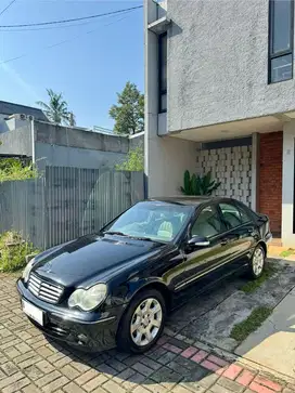 Mercedes-Benz C240 2005 Bensin