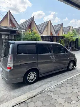 di jual mobil pribadi SERENA AUTECH series (di atas HwS) 2012
