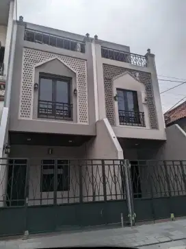 Di jual rumah minimalis strategis di otista jakarta timur