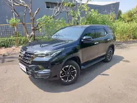 Toyota Fortuner 2.4 VRZ GR Sport Matic 2021 HITAM ZH