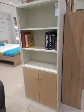 Lemari arsip besi