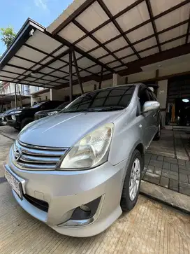 Nissan Grand Livina Silver Ultimate 2012