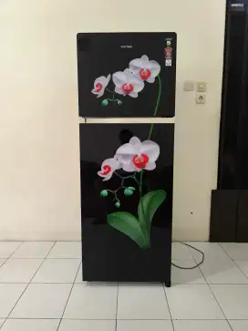 Kulkas Polytron Beleza 2 Pintu. Defroz 3 bulan pemakaian kaya baru