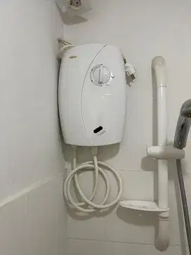 Water heater air panas instant Kondisi Bagus Murah
