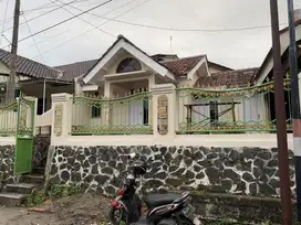 Jual rumah Tinggal luas & strategis di Kota Cilegon