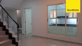 Dijual Rumah 2 lantai di Griya Asri Pakuwon City Surabaya