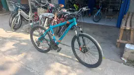 Sepeda gunung mtb polygon monarch M5 alloy ukuran 26