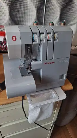 Mesin obras Singer portable