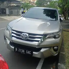 (Lowkm) Fortuner VRZ 2017 kondisi Prima.