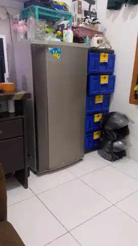 Kulkas sharp 1 Pintu