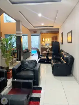 Rumah Lux Cluster Batununggal Bandung ada Kolam Renang