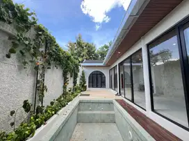 Dijual atau disewakan Villa Baru di Puri Gading Jimbaran dekat GWK