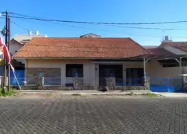 Jual Rumah+ Gudang di Ngagel jaya selatan