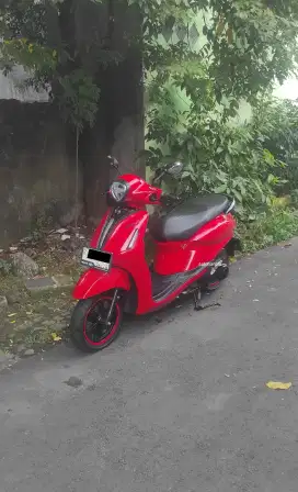 Yamaha Grand Filano LIKE NEW